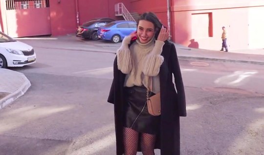 Чпокнул в туза сводную сестру под знаком публичного анального кастинга Чпокнул в туза сводную сестру под знаком публичного анального кастинга