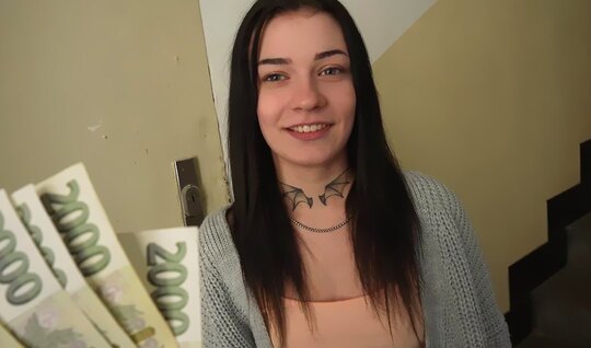 Муж продал свою жену за деньги какому-то шнырю пикаперу Муж продал свою жену за деньги какому-то шнырю пикаперу