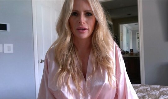 Лучше трахнуть мачеху позже, чем никогда... Лучше трахнуть мачеху позже, чем никогда...