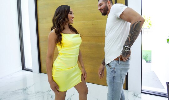 Позвала слесаря - ремонтника, а пришел муж на час... или на два... или пока не кончит... Позвала слесаря - ремонтника, а пришел муж на час... или на два... или пока не кончит...