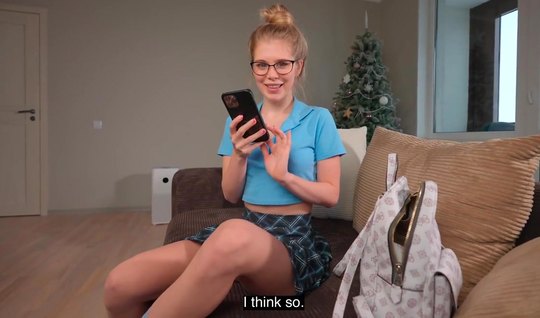 Симпатичная телка добивается расположения парня и заодно трахается во все дырки Симпатичная телка добивается расположения парня и заодно трахается во все дырки