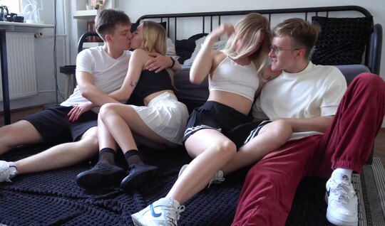 Это что за студенческий секс! Где общага? Где пьянка перед групповухой Это что за студенческий секс! Где общага? Где пьянка перед групповухой
