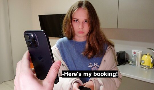 Случайная соседка по комнате предложила мне ночью секс Случайная соседка по комнате предложила мне ночью секс