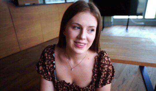 Соседка случайно прислала эротическую фотку, а после пришла сношаться... Соседка случайно прислала эротическую фотку, а после пришла сношаться...