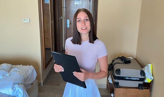 Ава Дайсон полностью удовлетворила недовольного клиента...