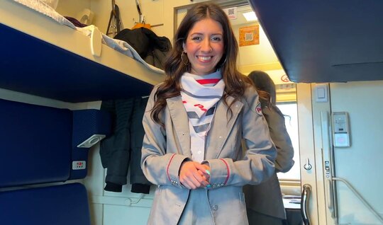 Я занялся сексом с проводницей и надеюсь что ее не уволят... Я занялся сексом с проводницей и надеюсь что ее не уволят...