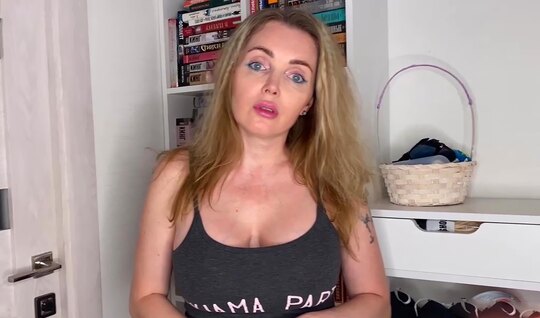 Трахнул маму друга в попу во время визита к ней!...