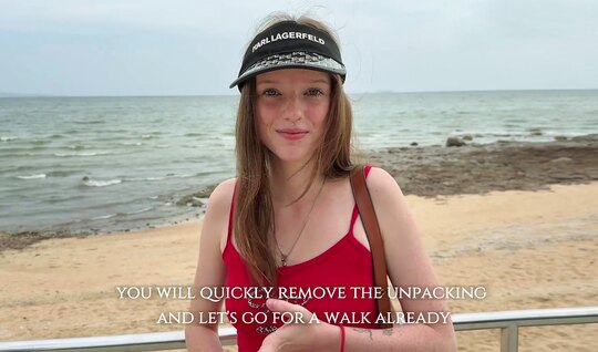 Дарит подружке подарок и классно трахает впридачу Дарит подружке подарок и классно трахает впридачу